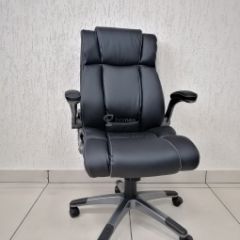 Кресло Barneo K-44 для руководителя (черная экокожа) в Уфе - ufa.mebel24.online | фото